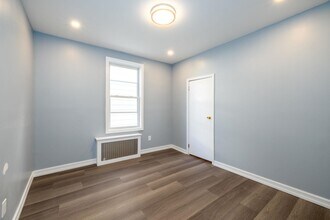100 W 46th St in Bayonne, NJ - Building Photo - Building Photo
