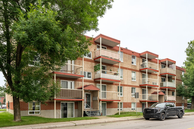 310 Des Cèdres Boul in Québec, QC - Building Photo - Primary Photo