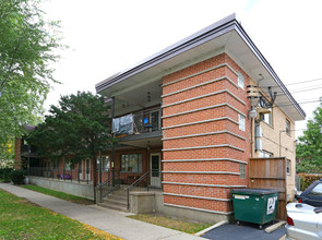 2010 W Touhy Ave in Chicago, IL - Building Photo - Building Photo