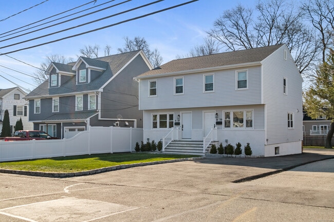 59 Clinton Ave in Norwalk, CT - Building Photo - Building Photo