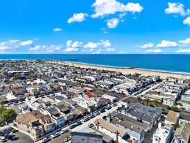 206 30th St, Unit 1/2 in Newport Beach, CA - Building Photo