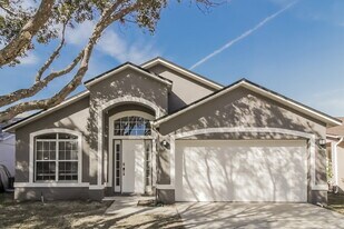 1149 Whitewood Way in Clermont, FL - Building Photo