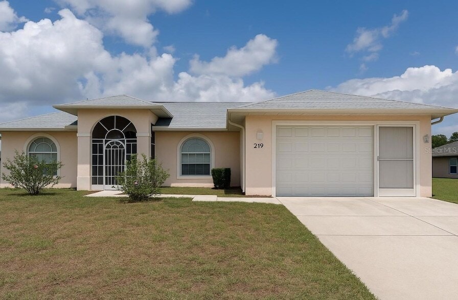 219 Venetia Ave in North Port, FL - Building Photo