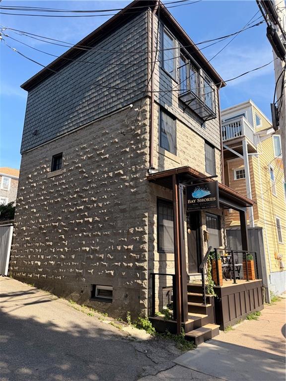 property at 494 Thames St