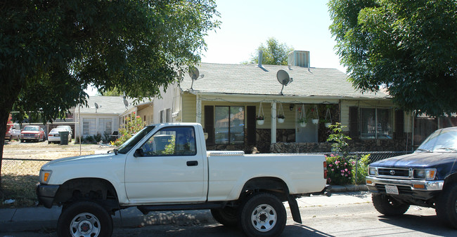 162 Madoline St in Pittsburg, CA - Building Photo - Building Photo