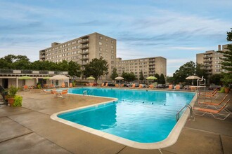 Top of the Hill Apartments in Temple Hills, MD - Building Photo - Building Photo