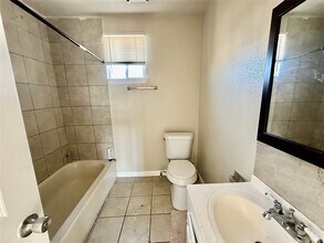 2414 Grover Ave in Galveston, TX - Building Photo - Building Photo