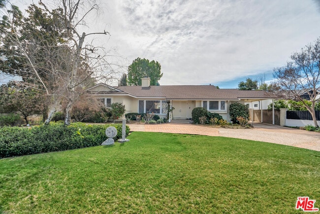 19732 Henshaw St in Woodland Hills, CA - Building Photo - Building Photo