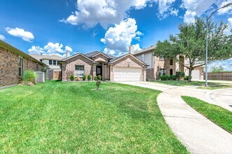 5006 Riverbridge Ct in Spring, TX - Building Photo - Building Photo