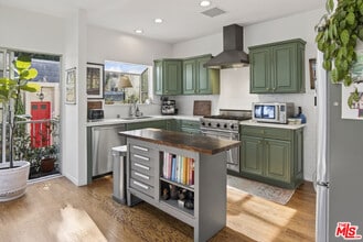 8998 Lloyd Pl in West Hollywood, CA - Building Photo - Building Photo