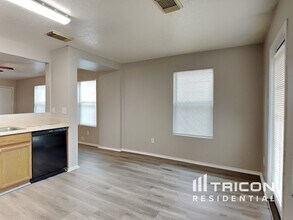 3014 Edison Crest in San Antonio, TX - Building Photo - Building Photo