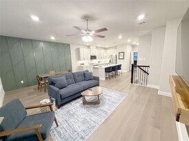 328 Greenhouse Dr in Plano, TX - Building Photo