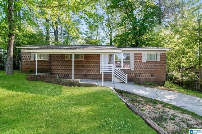 property at 1309 Lake Ln NE