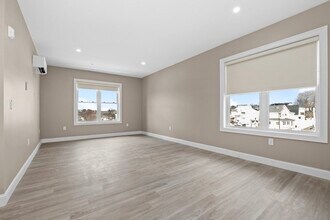 3 Washington Sq, Unit #503 in Revere, MA - Building Photo - Building Photo