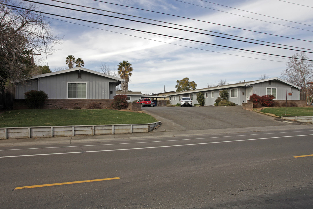 3305-3317 Edison Ave in Sacramento, CA - Building Photo