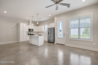 107 Satsuma Dr in Youngsville, LA - Building Photo - Building Photo