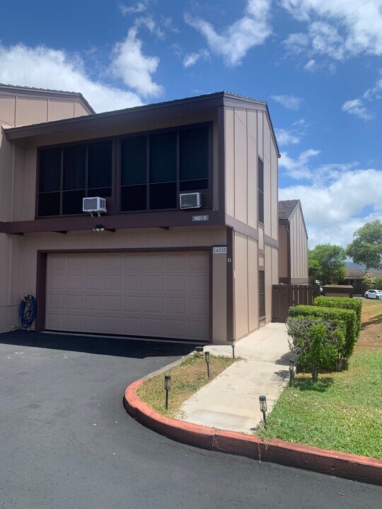 1421-1421 Ka?ahumanu St in Aiea, HI - Building Photo