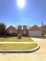1308 Webb Ferrell Rd S in Arlington, TX - Building Photo