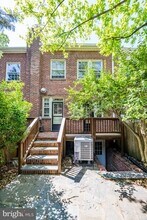 4817 Reservoir Rd NW in Washington, DC - Building Photo - Building Photo