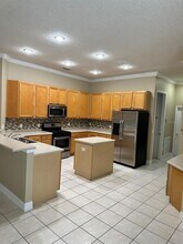 19211 Dove Creek Dr in Tampa, FL - Building Photo - Building Photo