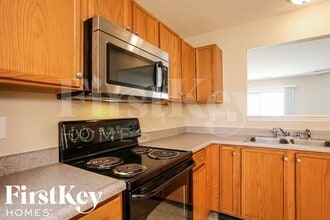 15466 Dusty Trail in Noblesville, IN - Foto de edificio - Building Photo