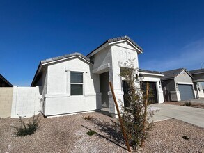 17728 W Vogel Ave in Glendale, AZ - Building Photo - Building Photo