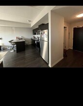 35 Kingsbury Sq in Guelph, ON - Building Photo - Building Photo