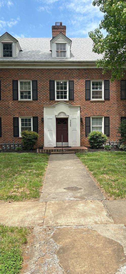 property at 2425 Longview Ave SW