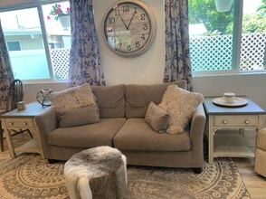 451 Lanae Way in Kailua, HI - Foto de edificio - Building Photo