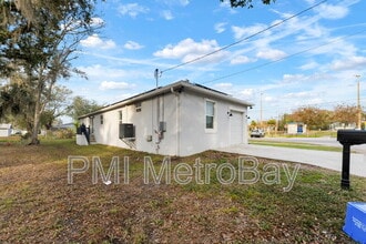 902 W Alsobrook St in Plant City, FL - Building Photo - Building Photo