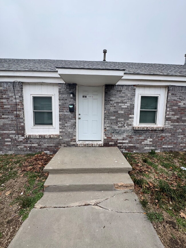 property at 816 S Water St