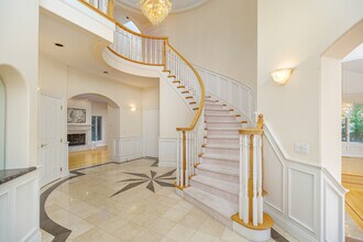 17 Heron Dr in Mill Valley, CA - Foto de edificio - Building Photo