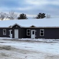 10 Boulder Dr in Milford, ME - Building Photo