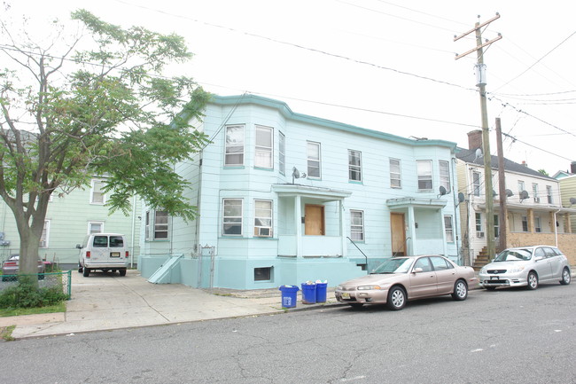 426-428 Mechanic St