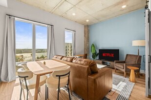 605 N 12th St in Tampa, FL - Building Photo