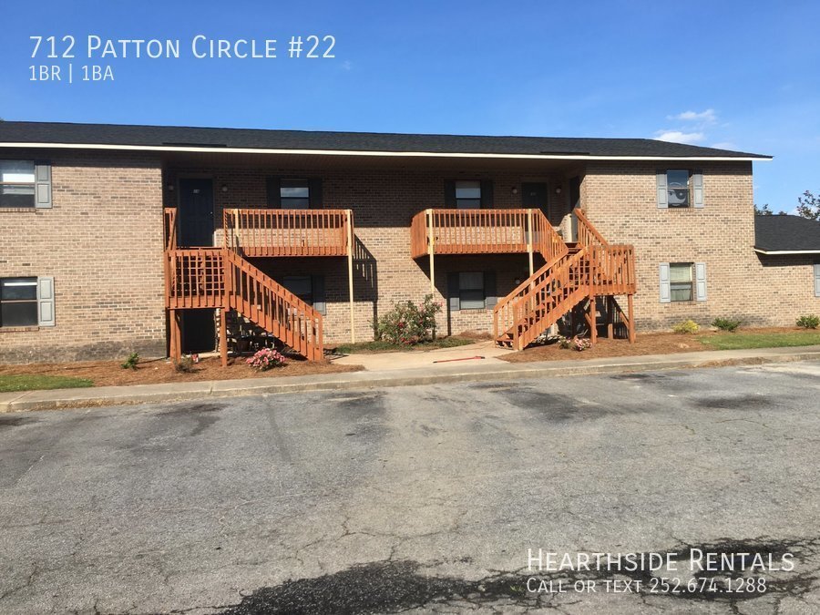712 Patton Cir, Unit 22 in Winterville, NC - Building Photo
