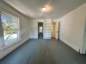 106 Battle Creek Ave in Battle Creek, MI - Building Photo - Building Photo