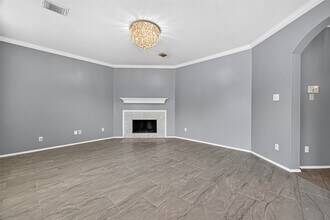 18519 Bare Meadow Ln in Katy, TX - Foto de edificio - Building Photo
