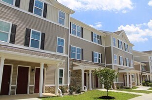 Woodland View in Atco, NJ - Building Photo