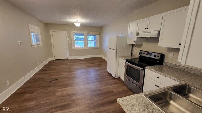 3609 E Vermont St in Indianapolis, IN - Building Photo - Building Photo