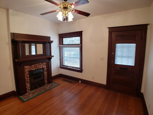 123 E Exposition Ave in Denver, CO - Building Photo - Building Photo