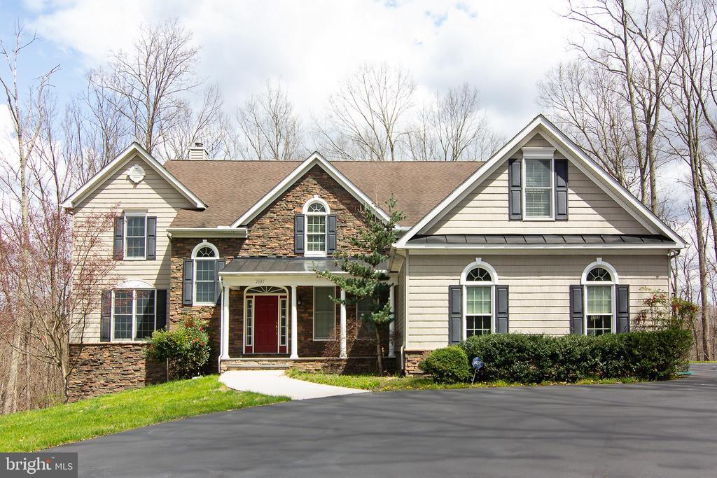 2089 Brown Rd in Finksburg, MD - Building Photo