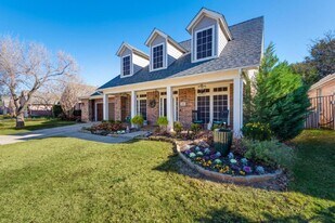 2718 View Meadow in Grapevine, TX - Building Photo