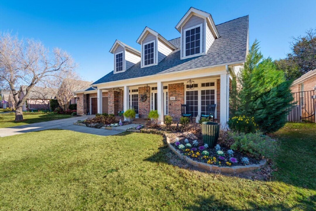 2718 View Meadow in Grapevine, TX - Building Photo