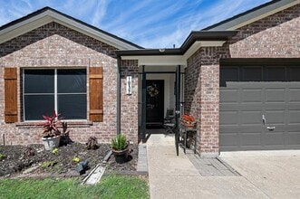 1937 Bodine Ln in Dallas, TX - Building Photo - Building Photo