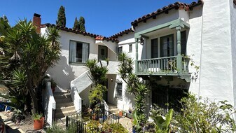 2454 Kenilworth Ave in Los Angeles, CA - Building Photo