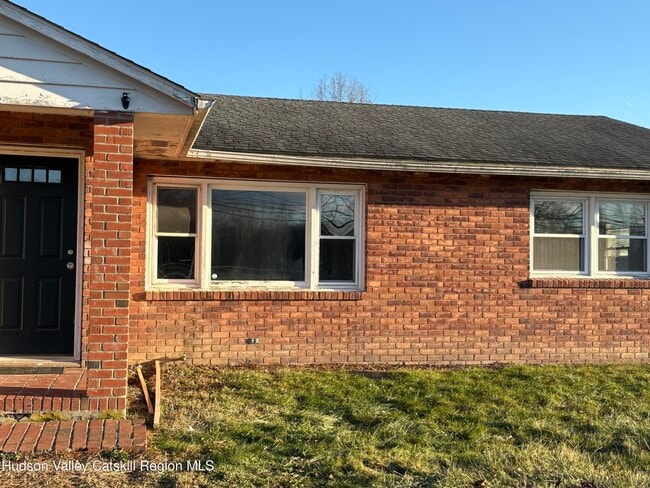 property at 1982-1984-1984 NY-32