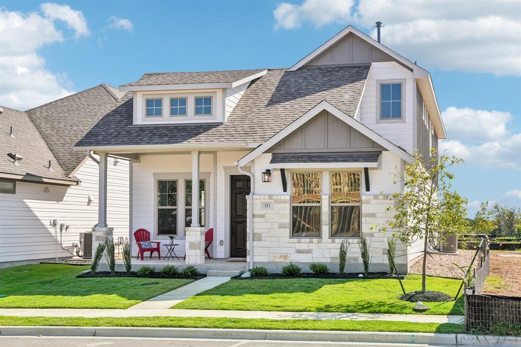 307 Orleanian Dr in Buda, TX - Foto de edificio