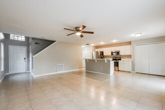 13210 Moss Hollow Ct in Orlando, FL - Building Photo - Building Photo