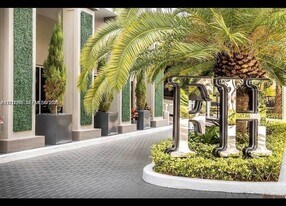 185 SE 14th Ter, Unit 603 in Miami, FL - Building Photo